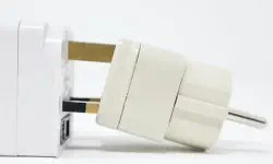 Featured image of post Design Pattern: Adapter – how to charge an iPhone with a type C cable