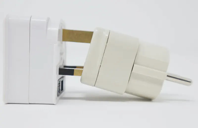 Featured image of post Design Pattern: Adapter – how to charge an iPhone with a type C cable